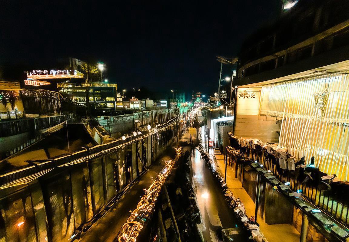 雄鹿队留字母哥陷两难：纽约尼克斯传闻发酵，里奇保罗表态留余地，朱·霍勒迪或成牺牲品