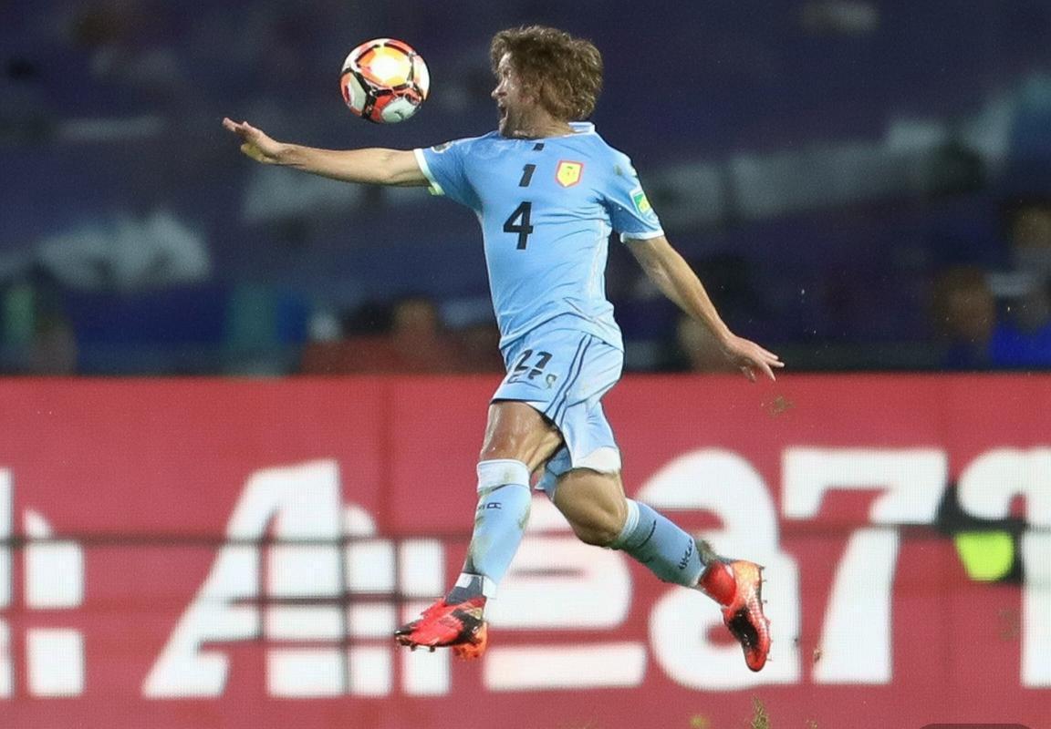 AC米兰vs尤文图斯前瞻：莱奥伤缺考验皮奥利，阿莱格里迎破局良机